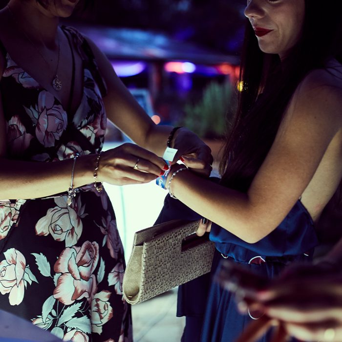 braccialetti-porta-badge-identificazione-controllo-accessi-perché-sceglierci